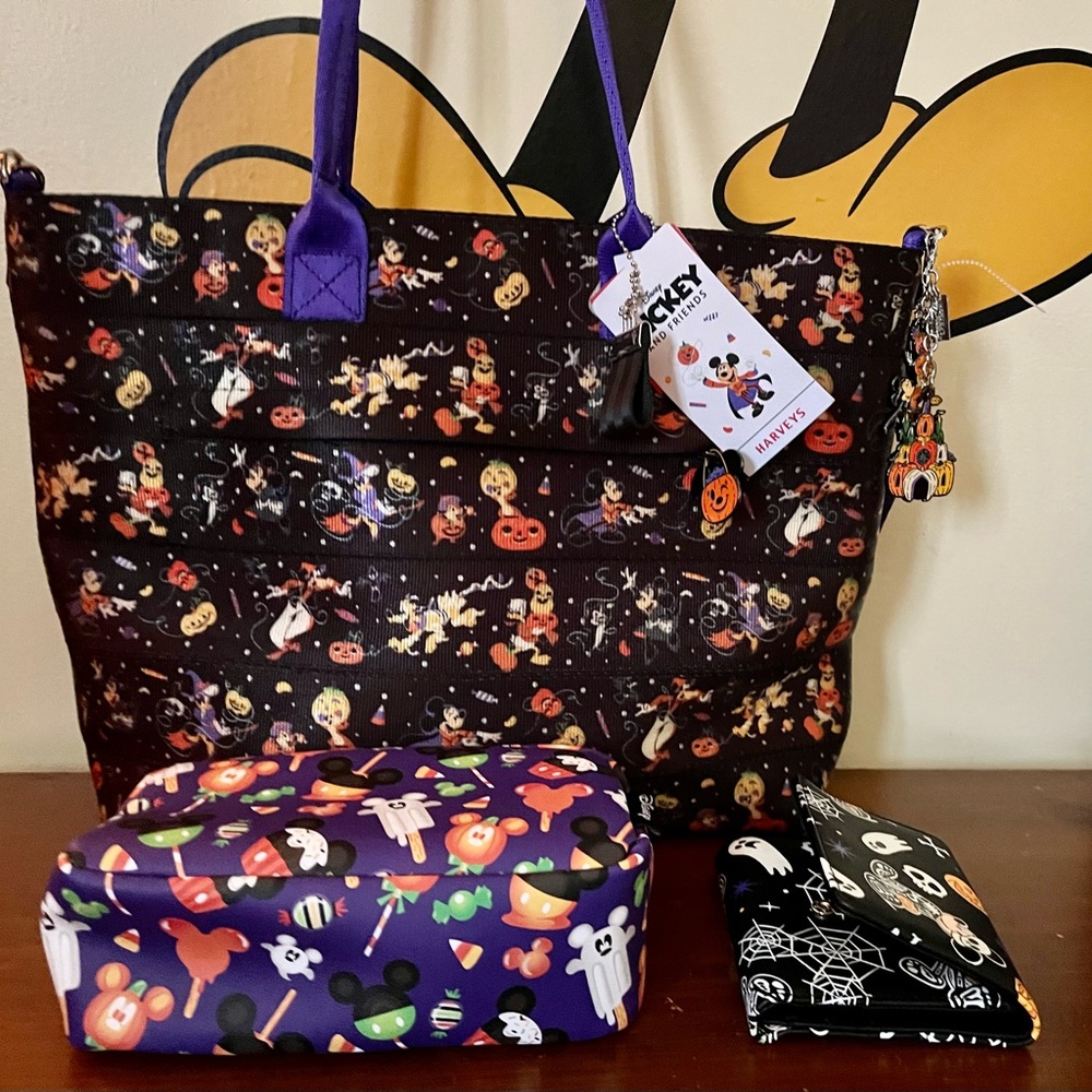 NWT Disney Harvey’s Halloween tote w/bonus cosmetic bag and wallet